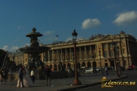 Париж весь из древних зданий, он не был обстрелян во время Великой Отечественной Войны