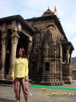 На фоне индийского храма - Черноус Ирина