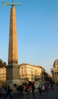 Обелиск на улицах Рима